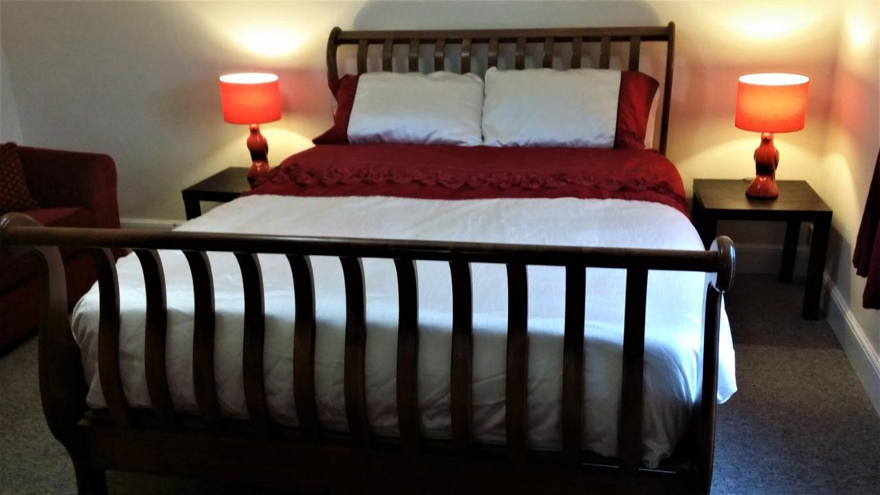 Riverbank Guest House Wiggenhall Saint Germans Экстерьер фото